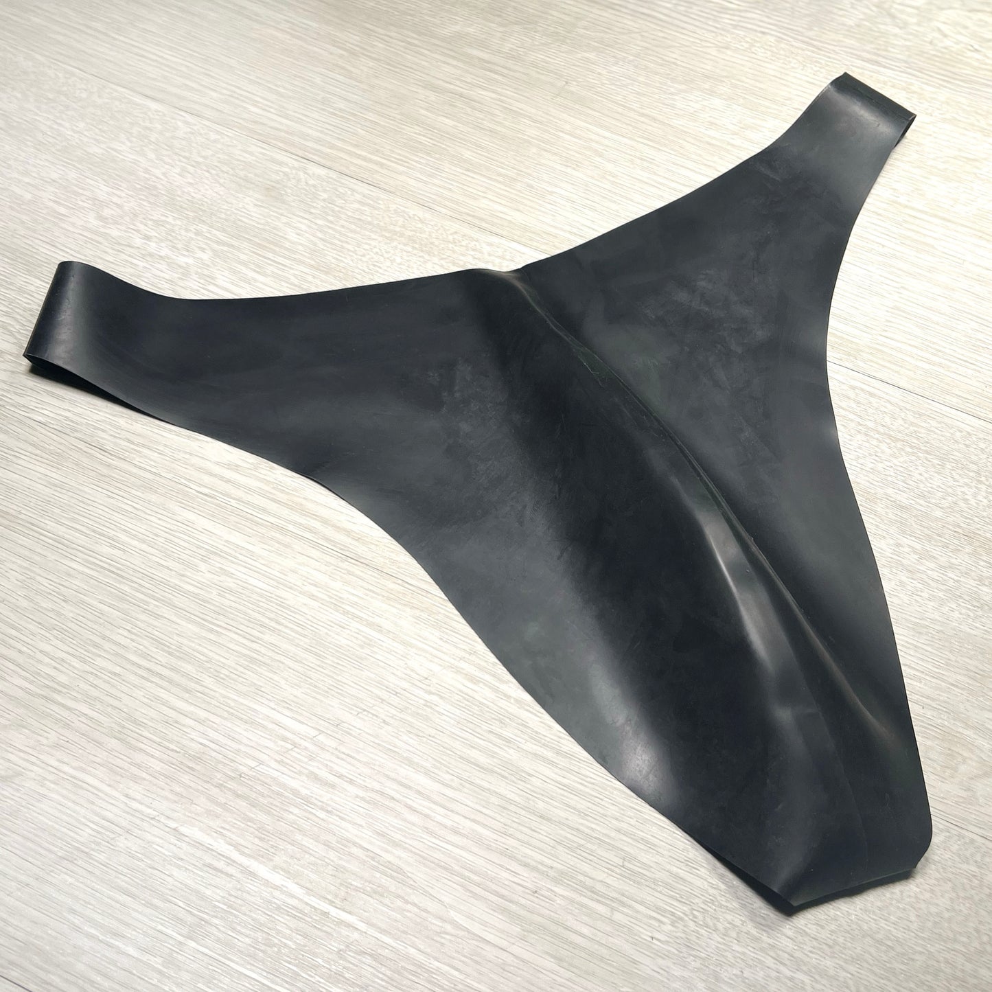 RTS Mens Latex Thong - L